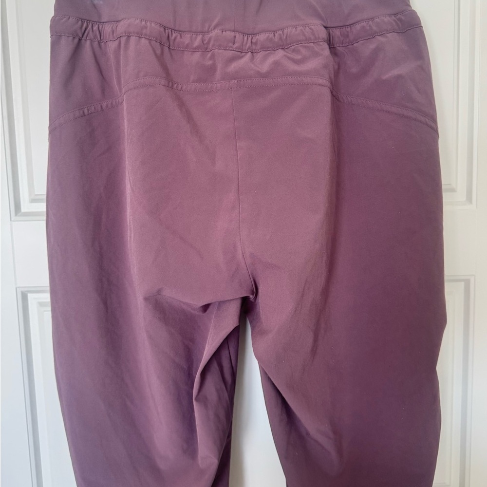 Athleta Size 4 Attitude‎ Pant Volcanic Violet Joggers Lightweight Athletic - Picture 6 of 10